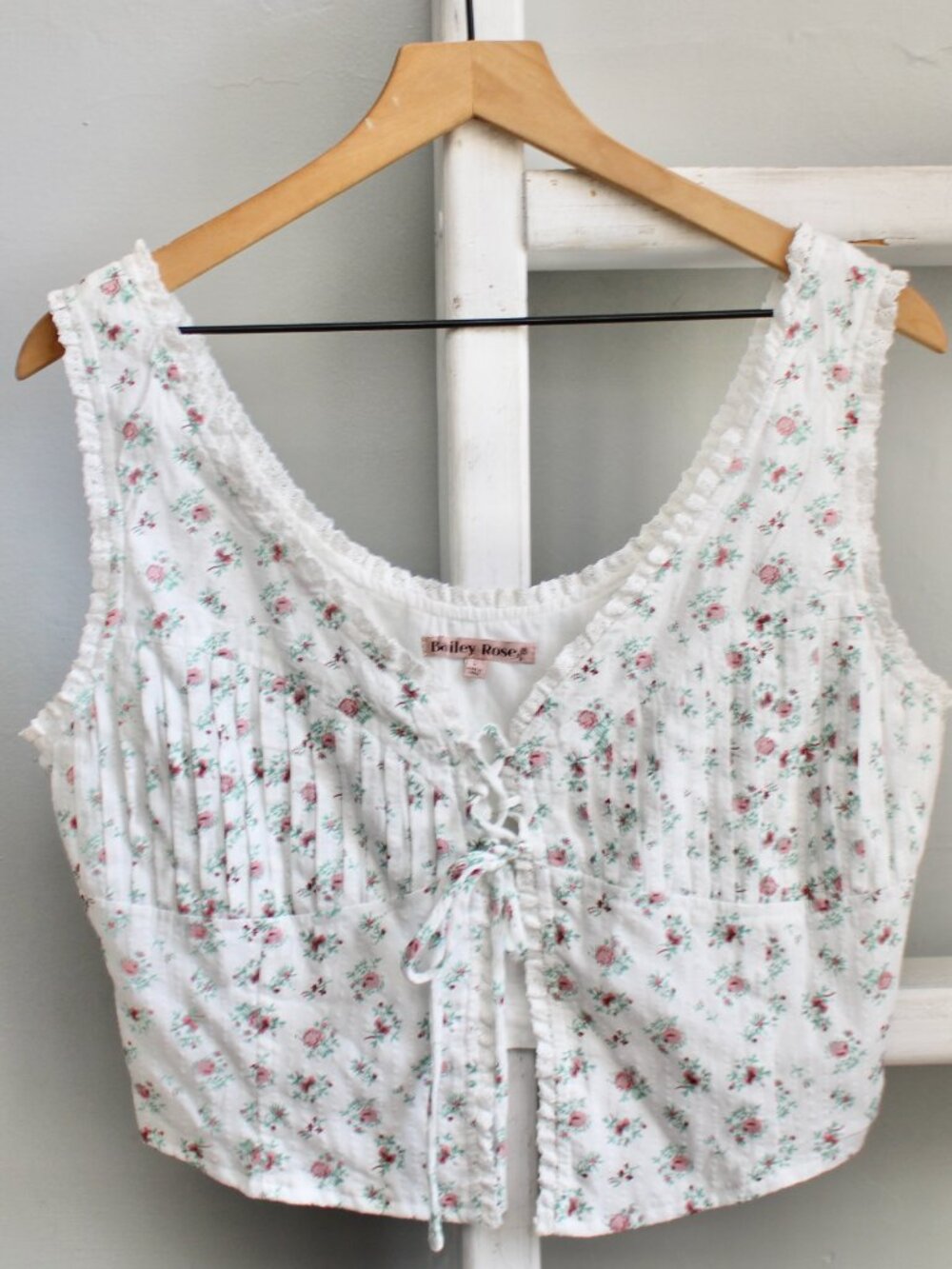 Bailey Rose Floral Lace-Up Pleated Lace Open Crop Top Tank White Size Large - Picture 5 of 7